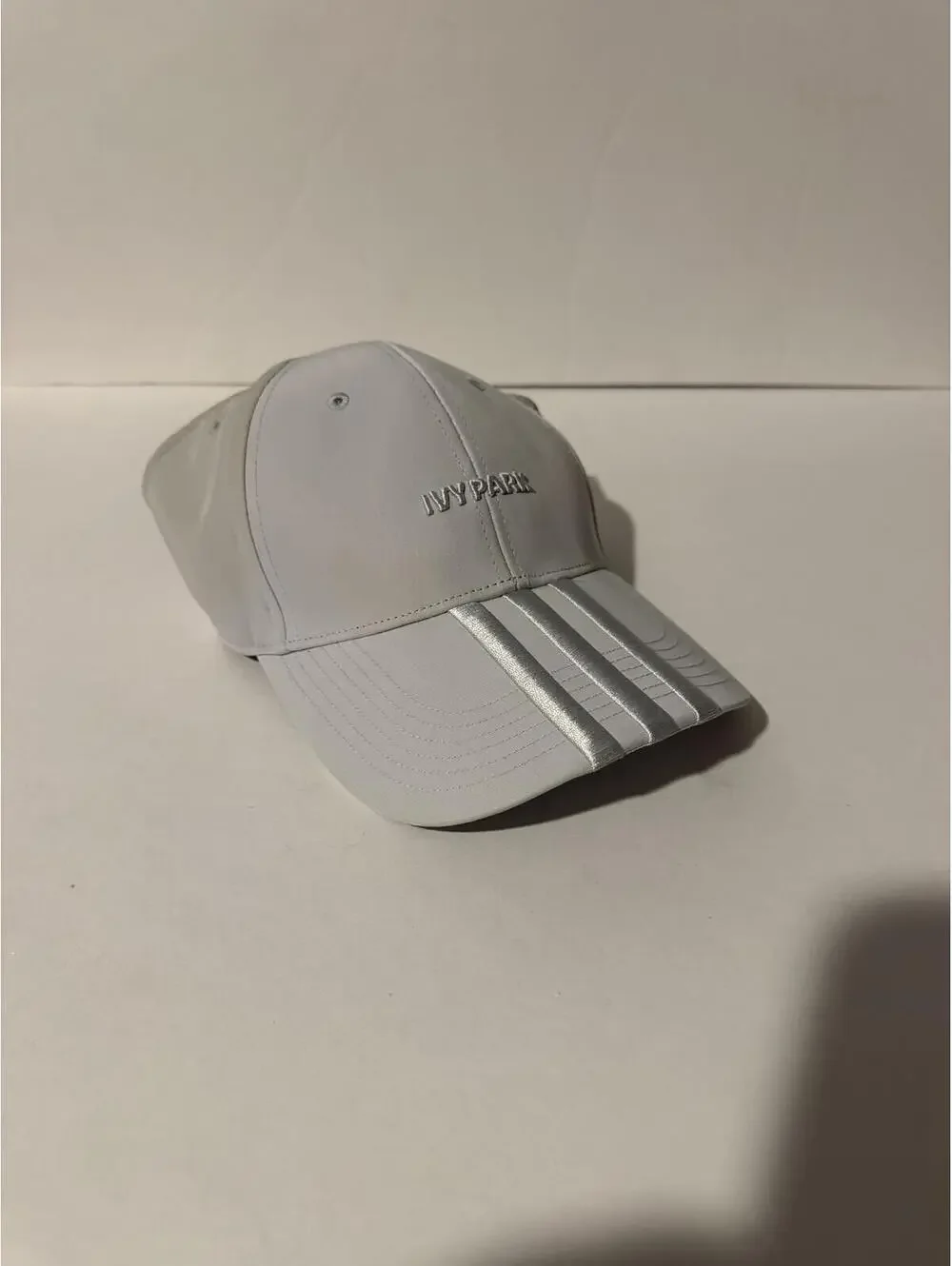 Ivy Park All White hat - Picture 1 of 3